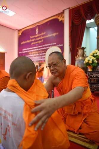 ภาพ No.135594:พิธีขอขมามอบผ้าไตร, พิธีบรรพชาสามเณร ในโครงการบรรพชาสามเณร ฟื้นฟูพระพุทธศาสนาทั่วไทย ณ วัดพระพุทธบาท ราชวรมหาวิหาร อ.พระพุทธบาท จ.สระบุรี วันที่ 6 เมษายน พ.ศ. 2567