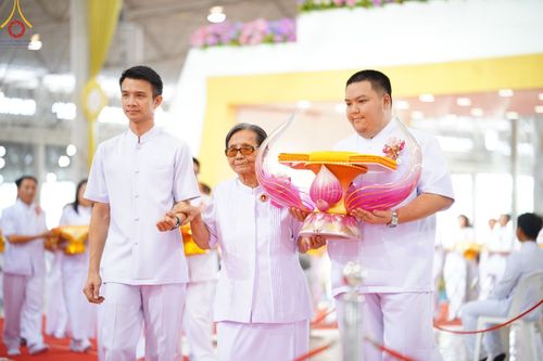 ภาพ No.154523:พิธีทอดผ้าป่าสมทบกฐินวัดพระธรรมกาย และสมทบกฐิน 30,000 วัดทั่วไทย ครั้งที่ 2 ณ สภาธรรมกายสากล วัดพระธรรมกาย วันอังคารที่ 17 กันยายน พ.ศ. 2567