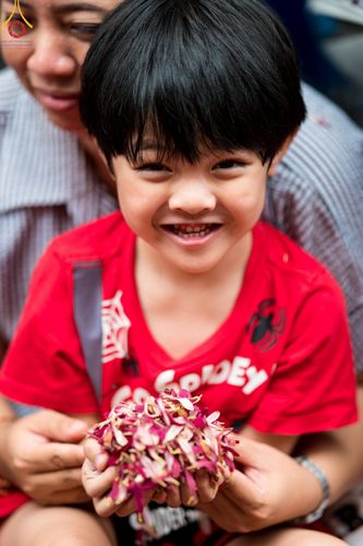 ภาพ No.128221:พิธีอัญเชิญพระบรมสารีริกธาตุ " ใจกลางเมืองนครหาดใหญ่ " เพื่อประดิษฐาน ณ มหารัตนเจดีย์สิริปทุมสวรรค์ (เจดีย์อริยพุทธะ 5 พระองค์) ศูนย์ปฏิบัติธรรมภาคใต้ อ.บางกล่ำ จ.สงขลา  วันที่ 9 มีนาคม พ.ศ.2567 (ชุดที่ 1)