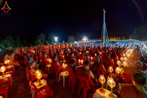 ภาพ No.275302:วันอาทิตย์ที่ 30 พฤศจิกายน พ.ศ. 2568 พิธีจุดประทีปถวายเป็นพุทธบูชา ณ ศูนย์ปฏิบัติธรรมระยอง (บ้านช่องลม)