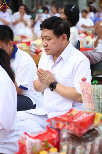 ภาพ No.146266:ตักบาตรพระ 1,384 รูป ทำบุญเมืองฝางครบรอบ 1,383 ปี ถวายเป็นพระราชกุศลแด่พระบาทสมเด็จพระเจ้าอยู่หัว เนื่องในโอกาสพระราชพิธีมหามงคล เฉลิมพระชนมพรรษา 6 รอบ 72 พรรษา วันเสาร์ที่ 27 กรกฎาคม พ.ศ.2567  ณ ถนนหน้าที่ว่าการอำเภอฝาง จ.เชียงใหม่