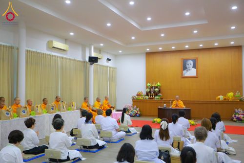 ภาพ No.197581:พิธีถวายสังฆทานคณะสงฆ์ 2 นิกายเชื่อมสัมพันธ์ไทย-เกาหลี วันอาทิตย์ที่ 5 มกราคม พ.ศ. 2568 ณ อาคารชมรมภาวนารักษ์ วัดพระธรรมกาย อำเภอคลองหลวง จังหวัดปทุมธานี