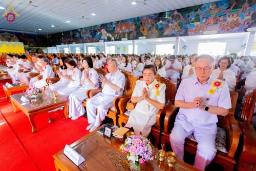 ภาพ No.197471:พิธีทอดผ้าป่าทำนุบำรุงศาสนสถาน ณ วัดโบสถ์(บน) ตำบลบางคูเวียง อำเภอบางกรวย จังหวัดนนทบุรี ในโครงการธรรมยาตรา กตัญญูบูชา มหาปูชนียาจารย์ พระมงคลเทพมุนี(สด จนฺทสโร) พระผู้ปราบมาร อนุสรณ์สถาน 7 แห่ง ปีที่ 13 วันที่ 17 มกราคม พ.ศ. 2568