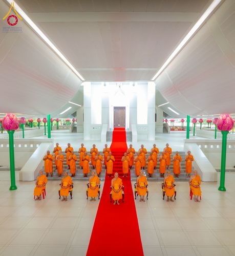 ภาพ No.244809:วันเสาร์ที่ 6 กันยายน พ.ศ. 2568 พิธีถวายบาตร บรรพชา อุปสมบทของนาคธรรมทายาท โครงการอุปสมบทหมู่บูชาธรรมครบรอบ 108 ปี  วันครูผู้ค้นพบวิชชาธรรมกาย ณ โบสถ์พระไตรปิฎก วัดพระธรรมกาย