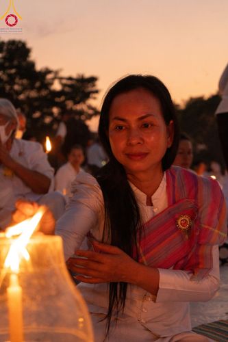 ภาพ No.112195:พิธีจุดประทีปถวายเป็นพุทธบูชา และบูชาธรรมมหาปูชนียาจารย์ พระมงคลเทพมุนี(สด จนฺทสโร) ในโครงการธรรมยาตรา กตัญญูบูชา มหาปูชนียาจารย์ พระมงคลเทพมุนี(สด จนฺทสโร) พระผู้ปราบมาร อนุสรณ์สถาน 7 แห่ง ปีที่ 12 วันที่ 14 มกราคม พ.ศ. 2567 ณ วัดสองพี่น้อง อ.สองพี่น้อง