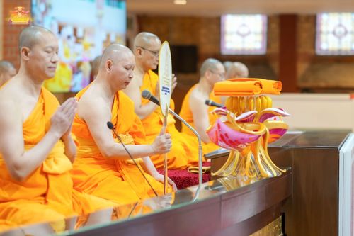 ภาพ No.169412:พิธีทอดกฐินสามัคคี เพื่อสนับสนุนการเผยแผ่พระพุทธศาสนาวิชชาธรรมกาย ณ วัดพระธรรมกายลอนดอน สหราชอาณาจักร วันอาทิตย์ที่ 20 ตุลาคม พ.ศ. 2567