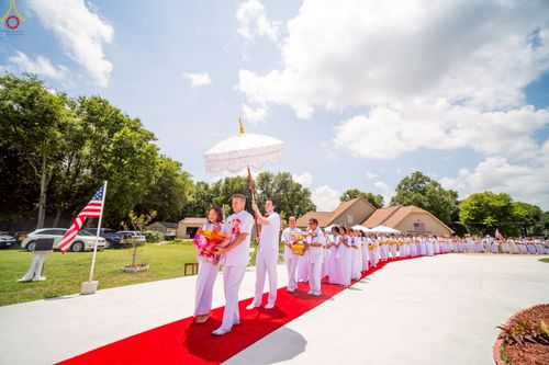 ภาพ No.234624:วันอาทิตย์ที่ 20 กรกฎาคม  พ.ศ.2568 พิธีทอดผ้าป่าภาคพื้นอเมริกา พิธีเจริญพระพุทธมนต์ ฉลองอาคารแก้วธรรมชัยรัตนอนันต์ วัดพระธรรมกายเทนเนสซี ประเทศสหรัฐอเมริกา