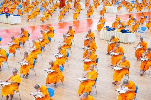 ภาพ No.267240:วันที่ 7 พฤศจิกายน พ.ศ. 2568 พิธีสอบธรรมสนามหลวง นักธรรมชั้นโท - เอก ณ สนามสอบวัดพระธรรมกาย