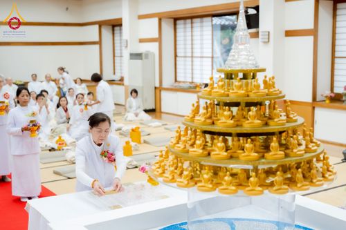 ภาพ No.220990:วันที่ 13 เมษายน พ.ศ. 2568 พิธีโปรยรัตนชาติปฐมเริ่มสถาปนาเจดีย์ และ พิธีเปิดหมู่บ้านปฏิบัติธรรม เพื่อการบรรลุธรรม ณ วัดป่าธรรมกายนานาชาติโทชิหงิ  ประเทศญี่ปุ่น