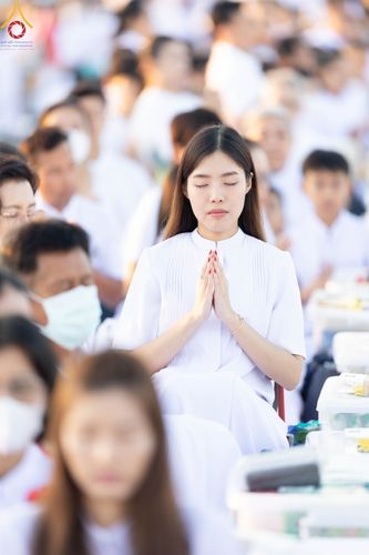 ภาพ No.105269:พิธีตักบาตรฉลองพระบวชใหม่ รุ่นบูชาธรรมมหาปูชนียาจารย์ และต้อนรับศักราชใหม่ วันจันทร์ที่ 1 มกราคม พ.ศ. 2567 ณ ลานธรรมพระมหาธรรมกายเจดีย์ วัดพระธรรมกาย