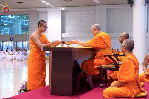 ภาพ No.232176:วันอาทิตย์ที่ 6 กรกฏาคม พ.ศ. 2568 พิธีมอบโล่เกียรติคุณ สวดธัมมจักกัปปวัตตนสูตร และรางวัลโครงการผู้นำแสงสว่างออนไลน์ ณ ห้องแก้วสารพัดนึก1 สภาธรรมกายสากล วัดพระธรรมกาย