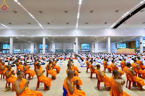 ภาพ No.146114:วันมหารำลึก ครั้งที่ 34 พิธีร่วมรำลึกถึงนักสร้างบารมีที่ล่วงลับไปแล้ว , พิธีสวดพระพุทธมนต์ ณ ห้องแก้วสารพัดนึก 1 วัดพระธรรมกาย วันเสาร์ที่ 27 กรกฎาคม พ.ศ. 2567