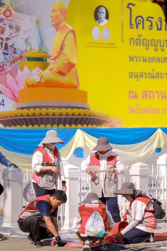 ภาพ No.205476:V.53 สารพัดV สารพัดดี ที่วัดโบสถ์บน ในโครงการธรรมยาตรา กตัญญูบูชา มหาปูชนียาจารย์ พระมงคลเทพมุนี(สด จนฺทสโร) พระผู้ปราบมาร อนุสรณ์สถาน 7 แห่ง ปีที่ 13 ระหว่างวันที่ 2-31 มกราคม พ.ศ. 2568