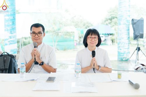 ภาพ No.158136:พิธีทอดผ้าป่า ติดตั้งแผ่นสิริฉะทะนะรัสมี(หลังคา) อาคาร 80 ปี หลวงพ่อธัมมชโย วันอาทิตย์ที่ 22 กันยายน พ.ศ. 2567 ณ ศูนย์ปฏิบัติธรรมวิหารแดง อ.วิหารแดง จ.สระบุรี