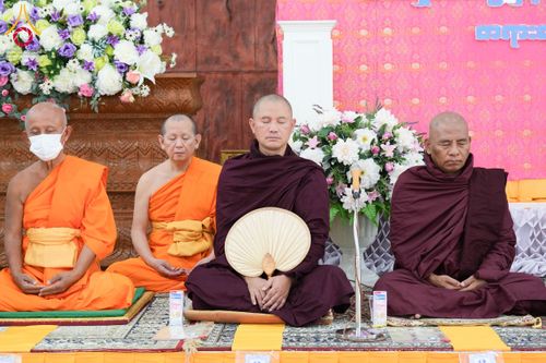 ภาพ No.192442:พิธีทอดผ้าป่าทำนุบำรุงศาสนสถาน ณ วัดศรีเมือง ต.ท่าทราย อ.เมืองสมุทรสาคร จ.สมุทรสาคร ในโครงการธรรมยาตรา กตัญญูบูชา มหาปูชนียาจารย์ พระมงคลเทพมุนี(สด จนฺทสโร) พระผู้ปราบมาร อนุสรณ์สถาน 7 แห่ง ปีที่ 13 วันที่ 9 มกราคม พ.ศ. 2568