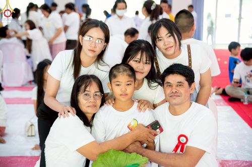 ภาพ No.213807:วันเสาร์ที่ 29 มีนาคม พ.ศ. 2568 พิธีตัดปอยผม ขอขมาผู้ปกครอง มอบบาตร-ผ้าไตร และพิธีบรรพชาสามเณร ณ ศูนย์ปฏิบัติธรรมจังหวัดระยอง (บ้านช่องลม) ต.บางบุตร อ.บ้านค่าย จ.ระยอง