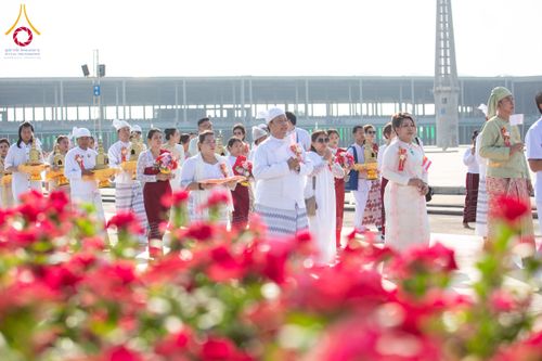 ภาพ No.209664:วันอาทิตย์ที่ 2 มีนาคม พ.ศ. 2568 พิธีภาคบ่าย สัมมนาพิเศษ, ปฏิบัติธรรม พิธีรับมอบพระบรมสารีริกธาตุ ณ สภาธรรมกายสากล วัดพระธรรมกาย