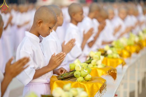 ภาพ No.133742:พิธีเวียนประทักษิณและพิธีวันทาเจดีย์ โครงการบรรพชาสามเณร ฟื้นฟูพระพุทธศาสนาทั่วไทย ณ วัดพระธรรมกาย วันเสาร์ที่ 6 เมษายน พ.ศ. 2567