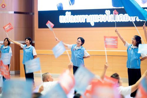 ภาพ No.239920:วันที่ ๒๒ - ๒๔ สิงหาคม พ.ศ. ๒๕๖๘ สัมมนารวมใจผู้นำบุญ บูชาธรรม ๘๑ ปี หลวงพ่อธัมมชโย กฐินสามัคคีทั่วไทย ๓๐,๐๐๐ วัด โครงการอุปสมบทบูชาธรรมมหาปูชนียาจารย์ ๓,๐๐๐ รูป รุ่นที่ ๑