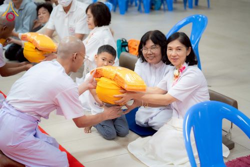 ภาพ No.278267:วันศุกร์ที่ 5 ธันวาคม พ.ศ. 2568 (วันพ่อแห่งชาติ) พิธีบรรพชาอุปสมบทหมู่ธรรมทายาท จำนวน 16 รูป โครงการบรรพชาอุปสมบทหมู่ รุ่นบูชาธรรมมหาปูชนียาจารย์ ประจำปี 2568  ณ ศูนย์ปฏิบัติธรรมและอบรมเยาวชนพระนครศรีอยุธยา จ.พระนครศรีอยุธยา