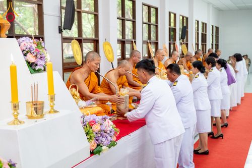 ภาพ No.227107:วันอังคารที่ 3 มิถุนายน พ.ศ. 2568 นายอำเภอคลองหลวง นำพสกนิกรรวมใจภักดิ์ สมเด็จพระนางเจ้าฯ พระบรมราชินี เนื่องในโอกาสวันเฉลิมพระชนมพรรษา ณ อาคารปลูกศรัทธา 2 วัดพระธรรมกาย อ.คลองหลวง จ.ปทุมธานี