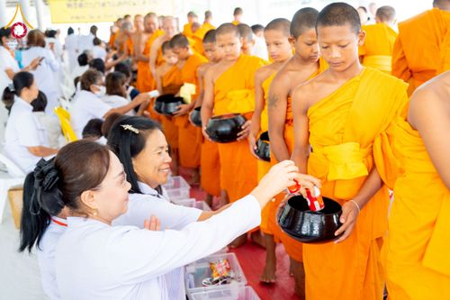 ภาพ No.225946:วันเสาร์ที่ 24 พฤษภาคม พ.ศ. 2568 พิธีถวายสังฆทาน 323 วัด ปีที่ 21 ครั้งที่ 177 พิธีมอบกองทุนหนุนแรงใจช่วยครูใต้ ปีที่ 18 ครั้งที่ 141 และพิธีทำบุญอุทิศส่วนกุศลให้ผู้วายชนม์ ณ ศูนย์ปฏิบัติธรรมภาคใต้ จ.สงขลา