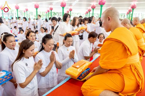 ภาพ No.223764:วันอาทิตย์ที่ 11 พฤษภาคม พ.ศ. 2568 พิธีอุปสมบทสามเณรเปรียญธรรมอุปสมบทอุทิศชีวิต 9 รูป อุบาสก 1 ท่าน ณ อุโบสถพระไตรปิฏกวัดพระธรรมกาย