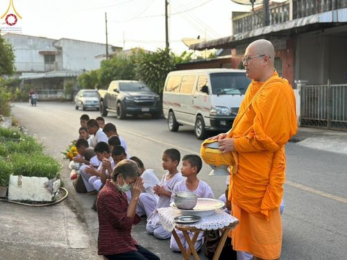 ภาพ No.133279:กิจวัตรกิจกรรมการฝึกตัวก่อนบวช และพิธีตัดปอยผมธรรมทายาท ณ ศูนย์ปฏิบัติธรรมและอบรมเยาวชนเมืองยะลา วันที่ 1-2 เมษายน พ.ศ. 2567
