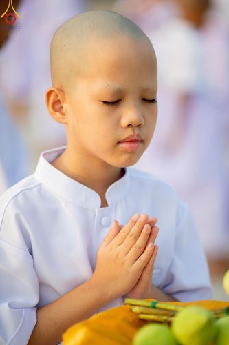 ภาพ No.214975:วันเสาร์ที่ 5 เมษายน พ.ศ. 2568 พิธีเวียนประทักษิณรอบพระมหาธรรมกายเจดีย์  พิธีวันทาเจดีย์ พิธีขอขมาและมอบผ้าไตร ในโครงการบรรพชาสามเณรฟื้นฟูพระพุทธศาสนาทั่วไทย , โครงการหน่อแก้วเปรียญธรรม รุ่นที่ 13 ,  โครงการสามเณรยุวธรรมทายาท รุ่นที่ 33 , โครงการสามเณรมั