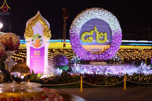 ภาพ No.67910:พิธีเจริญพระพุทธมนต์ จุดประทีปถวายเป็นพุทธบูชา และพิธีฉลองชัยสวดมนต์บทธรรมจักร 4,990,000,082 จบ เนื่องในวาระอายุวัฒนมงคลครบ 82 ปี หลวงพ่อทัตตชีโว ณ พระมหาธรรมกายเจดีย์ วัดพระธรรมกาย จ.ปทุมธานี วันพุธที่ 21 ธันวาคม พ.ศ. 2565