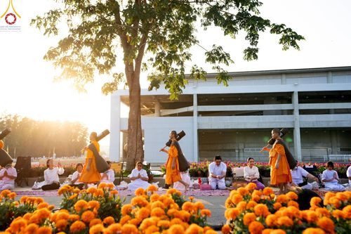 ภาพ No.188447:พิธีต้อนรับพระธรรมยาตรา ในโครงการธรรมยาตรา กตัญญูบูชา มหาปูชนียาจารย์ พระมงคลเทพมุนี(สด จนฺทสโร) พระผู้ปราบมาร อนุสรณ์สถาน 7 แห่ง ปีที่ 13 วันที่ 2 มกราคม พ.ศ. 2568 ณ วัดพระธรรมกาย จ.ปทุมธานี