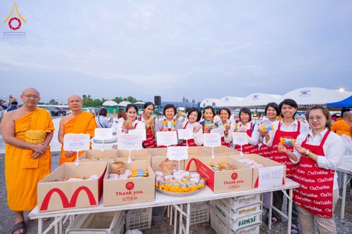 ภาพ No.118745:พิธีถวายภัตตาหารเป็นสังฆทาน แด่คณะพระธรรมยาตรา วันที่ 25 มกราคม พ.ศ. 2567 ณ อนุสรณ์สถานบางนางแท่น จ.นครปฐม