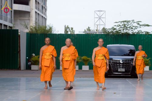 ภาพ No.233169:วันที่ 11 กรกฏาคม พ.ศ. 2568 พิธีอธิษฐานพรรษา ของคณะสงฆ์ ณ โบสถ์พระไตรปิฎก วัดพระธรรมกาย ต.คลองสาม อ.คลองหลวง จ.ปทุมธานี