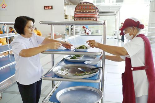 ภาพ No.231923:วันที่ 5 กรกฎาคม พ.ศ. 2568 พิธีถวายภัตตาหารเมนูสวรรค์ เพื่อการบรรลุธรรม ณ หอฉันคุณยายอาจารย์ฯ วัดพระธรรมกาย