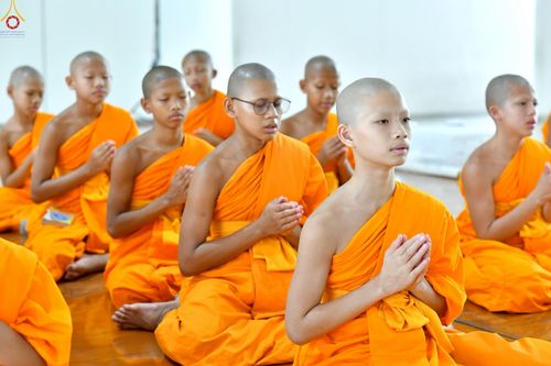 ภาพ No.247407:วันจันทร์ที่ 22 กันยายน พ.ศ. 2568 (วันพระ แรม 15 ค่ำ เดือน 10) พิธีบุพเปตพลี ครั้งที่ 170 ร่วมอุทิศบุญแด่หมู่ญาติที่ล่วงลับไปแล้ว และสืบทอดอายุพระพุทธศาสนา ณ หอฉันคุณยายอาจารย์ฯ วัดพระธรรมกาย