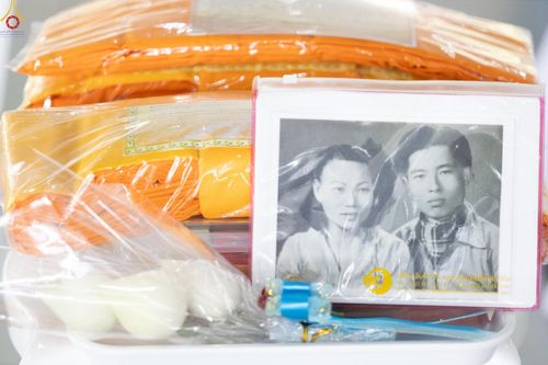 ภาพ No.229702:วันที่ 25 มิถุนายน พ.ศ. 2568 (แรม 15 ค่ำ เดือน 7) พิธีบุพเปตพลี ครั้งที่ 166 ร่วมอุทิศบุญแด่หมู่ญาติที่ล่วงลับไปแล้ว และสืบทอดอายุพระพุทธศาสนา ณ หอฉันคุณยายอาจารย์ฯ วัดพระธรรมกาย