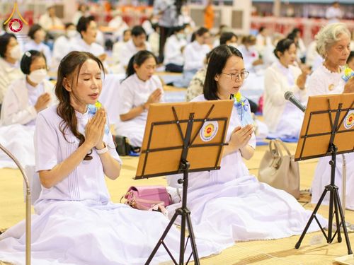 ภาพ No.203220:พิธีถวายภัตตาหารเป็นสังฆทาน แด่พระธรรมยาตรา ณ วัดพระธรรมกาย ตำบลคลองสาม อำเภอคลองหลวง จังหวัดปทุมธานี ในโครงการธรรมยาตรา กตัญญูบูชา มหาปูชนียาจารย์ พระมงคลเทพมุนี(สด จนฺทสโร) พระผู้ปราบมาร อนุสรณ์สถาน 7 แห่ง ปีที่ 13 วันที่ 29 มกราคม พ.ศ. 2568