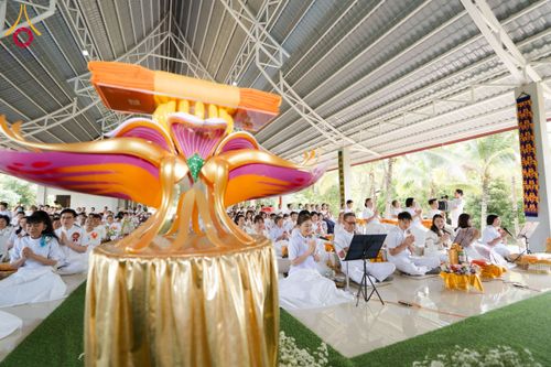 ภาพ No.165670:พิธีทอดกฐินศูนย์ปฏิบัติธรรมแก้วภูเรือ จ.เลย ในโครงการกฐินสามัคคีทั่วไทย 30,000 วัด บูชาธรรม 80 ปี หลวงพ่อธัมมชโย โดยคณะศิษยานุศิษย์วัดพระธรรมกาย วันที่ 20 ตุลาคม พ.ศ. 2567
