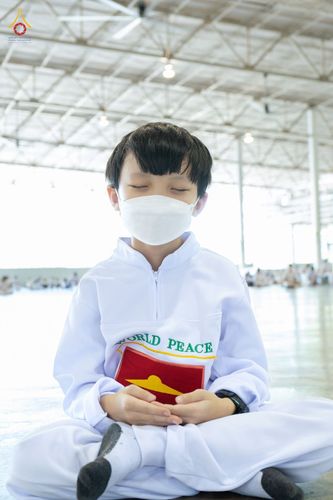 ภาพ No.80850:พิธีตักบาตร , พิธีบูชาข้าวพระในวันอาทิตย์ต้นเดือน วันที่ 7 พฤษภาคม พ.ศ. 2566 ณ วัดพระธรรมกาย