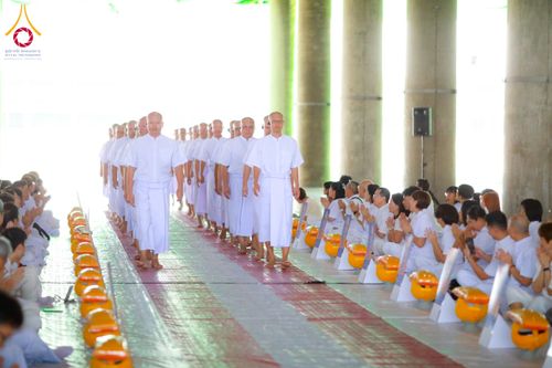 ภาพ No.144111:พิธีบรรพชาอุปสมบทหมู่ พระธรรมทายาทนานาชาติ(ภาษาจีน) รุ่น 19 ณ วัดพระธรรมกาย จ.ปทุมธานี วันเสาร์ที่ 13 กรกฎาคม พ.ศ. 2567