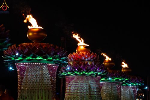 ภาพ No.122244:พิธีจุดประทีปถวายเป็นพุทธบูชา และบูชาธรรมมหาปูชนียาจารย์ พระมงคลเทพมุนี(สด จนฺทสโร) ในโครงการธรรมยาตรา กตัญญูบูชา มหาปูชนียาจารย์ พระมงคลเทพมุนี(สด จนฺทสโร) พระผู้ปราบมาร อนุสรณ์สถาน 7 แห่ง ปีที่ 12 วันที่ 31 มกราคม พ.ศ. 2567 ณ วัดพระธรรมกาย จ.ปทุมธานี (