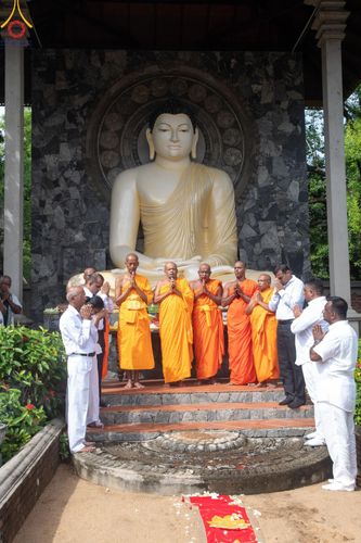 ภาพ No.139883:PhotoStory มหาศรัทธา ธรรมยาตราศรีลังกา EP.2 พิธีเปิดโครงการสยาม-ลังกา ธรรมยาตรา ฉลองเทศกาลวิสาขบูชาแห่งชาติ ศรีลังกา บูชาธรรม 80 ปีหลวงพ่อธัมมชโย เมื่อวันที่ 17 พฤษภาคม พ.ศ. 2567