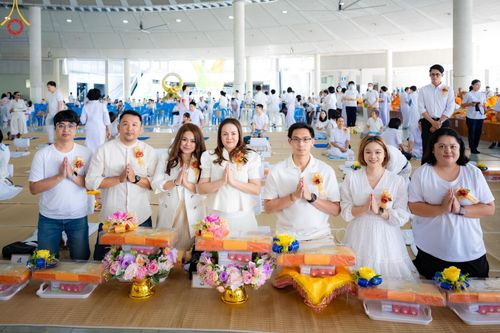 ภาพ No.184813:พิธีถวายภัตตาหารเมนูสวรรค์ "เพื่อการบรรลุธรรม" เนื่องในวาระอายุวัฒนมงคล 84 ปี หลวงพ่อทัตตชีโว วันเสาร์ที่ 21 ธันวาคม พ.ศ. 2567 ณ หอฉันคุณยายอาจารย์ฯ วัดพระธรรมกาย