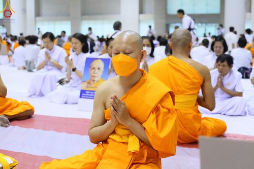 ภาพ No.101686:พิธีขอบรรพชา, พิธีขอสรณคมน์และศีล, พิธีถวายบาตร ในโครงการอุปสมบทหมู่ รุ่นบูชาธรรมมหาปูชนียาจารย์ ณ วัดพระธรรมกาย วันที่ 9 ธันวาคม พ.ศ. 2566