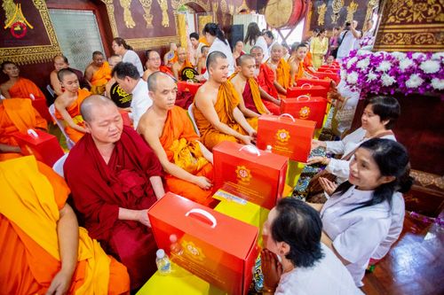 ภาพ No.224411:วันที่ 8 พฤษภาคม พ.ศ. 2568 พิธีถวายมหาสังฆทาน 101 วัด  บูชาธรรมอายุวัฒนมงคล 100 ปี สมเด็จอาชญาธรรมพระเจ้า สมเด็จพระสังฆราชแห่งคณะสงฆ์ไทยเขิน นครเชียงตุง ในนามพระครูบาไชยบูลย์ ธัมมชโย ณ วัดราชฐานหลวงเชียงยืน รัฐฉาน สาธารณรัฐแห่งสหภาพเมียนมา