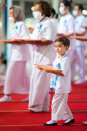 ภาพ No.99813:พิธีทอดผ้าป่า ต้นสมบัติจักรพรรดิ ในวันอาทิตย์ที่ 3 ธันวาคม พ.ศ. 2566 ณ สภาธรรมกายสากล วัดพระธรรมกาย จ.ปทุมธานี