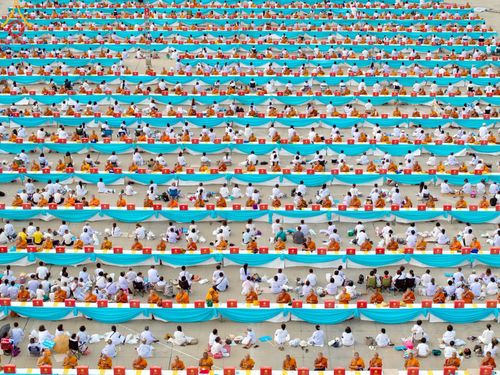 ภาพ No.219603:วันอังคารที่ 22 เมษายน พ.ศ. 2568 พิธีถวายมหาสังฆทานคณะสงฆ์ 40,000 กว่าวัดทั่วประเทศ เนื่องในวันคุ้มครองโลก ณ วัดพระธรรมกาย จ.ปทุมธานี