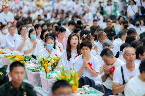 ภาพ No.85922:ตักบาตรพระนานาชาติ 10,000 รูป ใจกลางนครหาดใหญ่ จ.สงขลา วันอาทิตย์ที่ 20 สิงหาคม พ.ศ. 2566