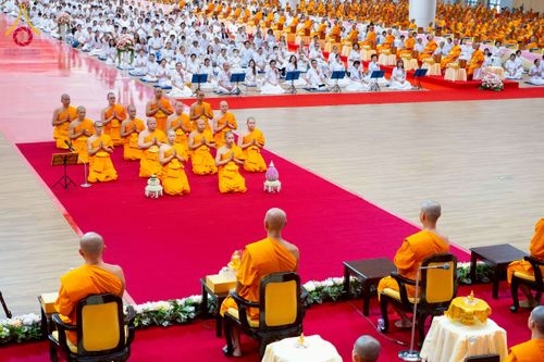 ภาพ No.272895:วันอาทิตย์ที่ 23 พฤศจิกายน พ.ศ.2568 พิธีมุทิตาสักการะ พระมหาเถระและพระเถระ ประจำปีพุทธศักราช 2568 ณ ห้องแก้วสารพัดนึก 2 สภาธรรมกายสากล  วัดพระธรรมกาย