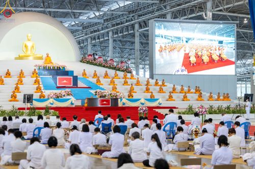 ภาพ No.102823:พิธีรับมอบต้นสมบัติจักรพรรดิ เพื่องานเผยแผ่พระพุทธศาสนาวิชชาธรรมกายไปทั่วโลก แด่ศูนย์ส่งเสริมศีลธรรมทั่วโลก 224 แห่ง วันอาทิตย์ที่ 17 ธันวาคม พ.ศ. 2566 ณ สภาธรรมกายสากล วัดพระธรรมกาย